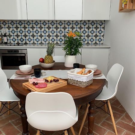 Stylish Townhouse With Gallery In The Heart Of Tavira For Two Eksteriør billede