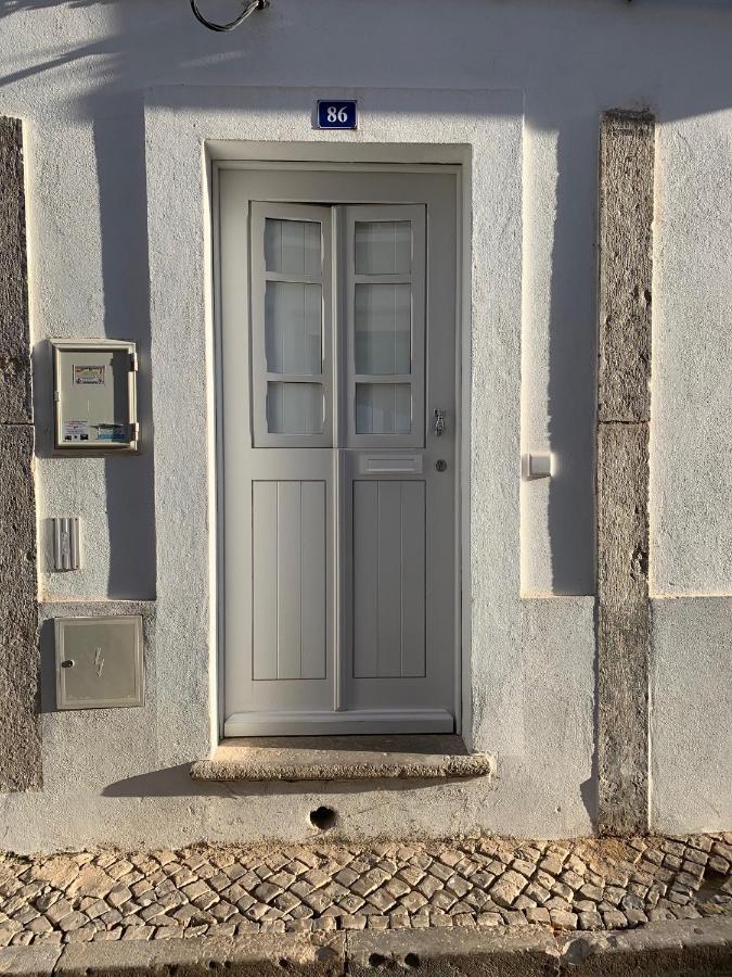 Stylish Townhouse With Gallery In The Heart Of Tavira For Two Eksteriør billede