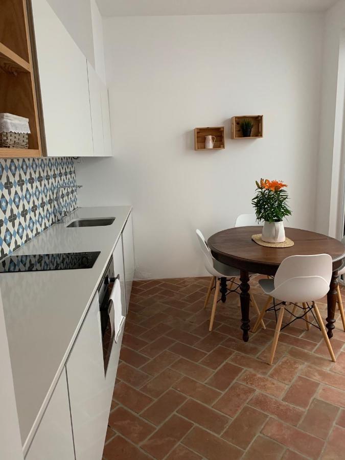 Stylish Townhouse With Gallery In The Heart Of Tavira For Two Eksteriør billede